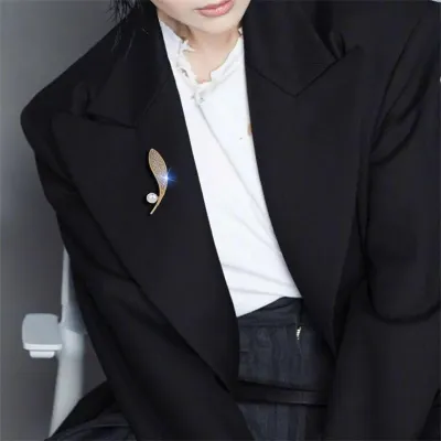 Pearl Leaf Shape Brooch For Women